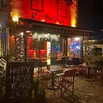 Ξενοδοχείο Rebetika & Bistro 3*