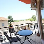 فندق Rebetika & Bistro