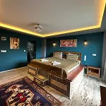 فندق Rebetika & Bistro