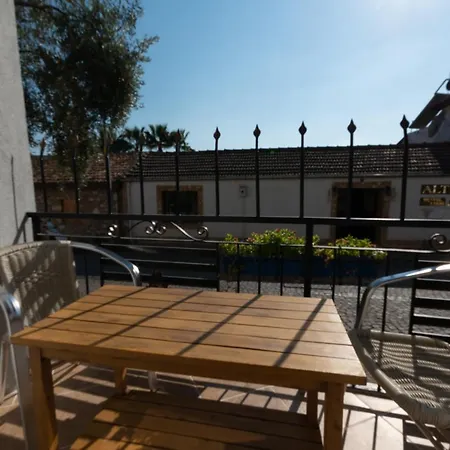 Hotell Rebetika & Bistro