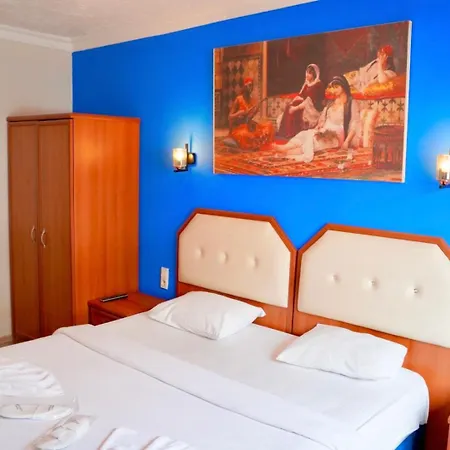 Rebetika & Bistro Hotel 3*