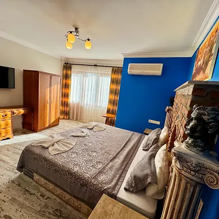 Rebetika & Bistro Hotel