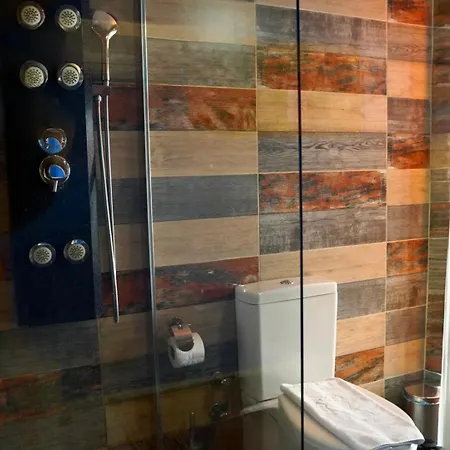 Hotel Rebetika & Bistro