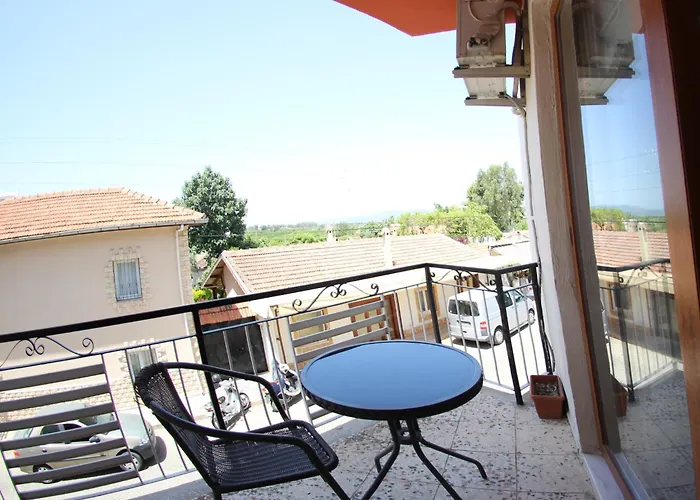 Hotel Rebetika & Bistro