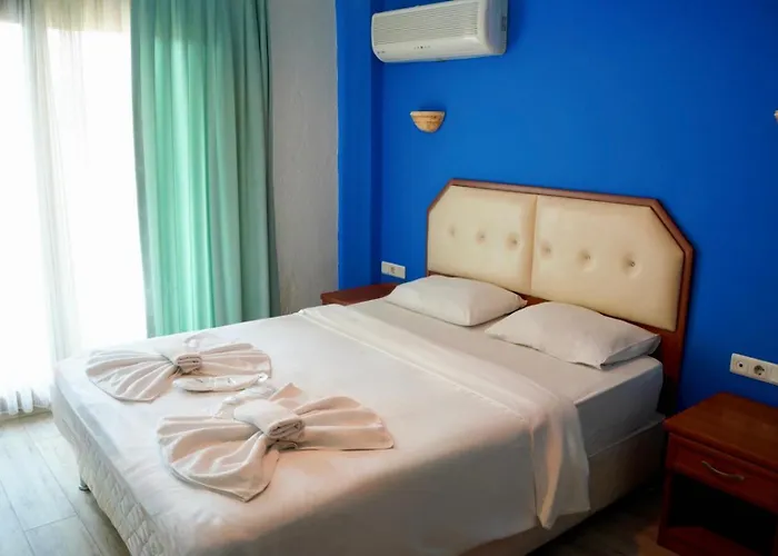 Rebetika & Bistro Hotel 3*