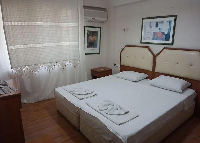 Hotel Rebetika & Bistro 3*