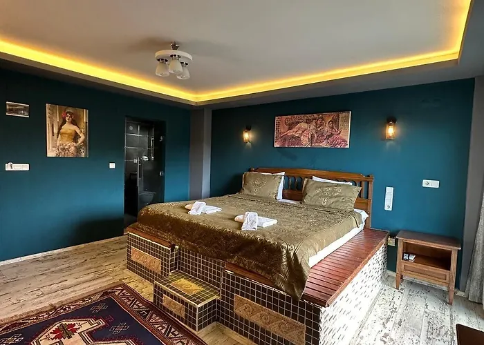 Hotel Rebetika & Bistro