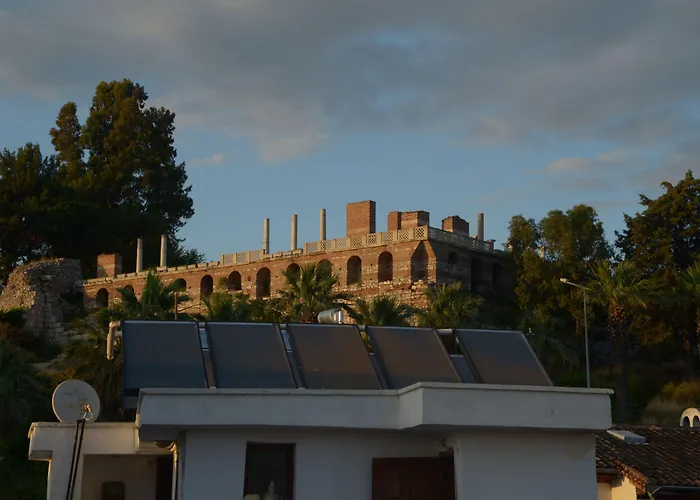 Hotel Rebetika & Bistro 3*