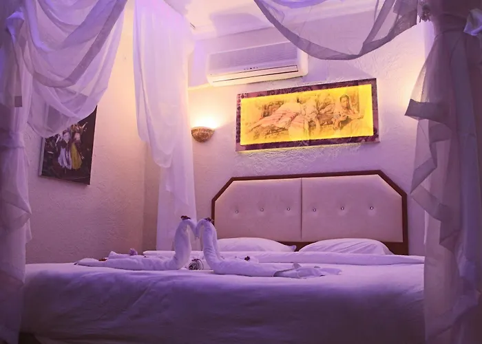 Rebetika & Bistro Hotel