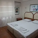 Szálloda Rebetika & Bistro 3*