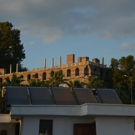 Rebetika & Bistro Hotel
