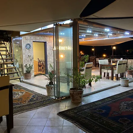 Rebetika & Bistro 3*