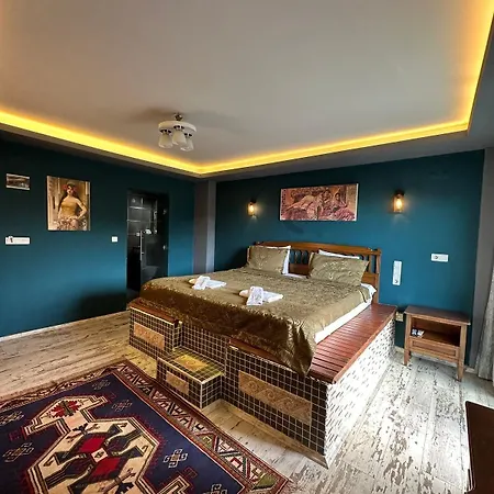 Hotel Rebetika & Bistro