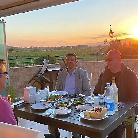 Rebetika & Bistro 3*