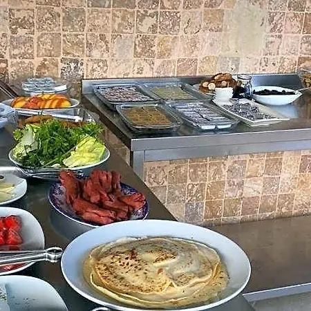 Rebetika & Bistro Hotel 3*