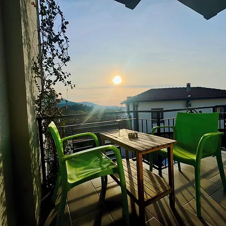 Hotel Rebetika & Bistro