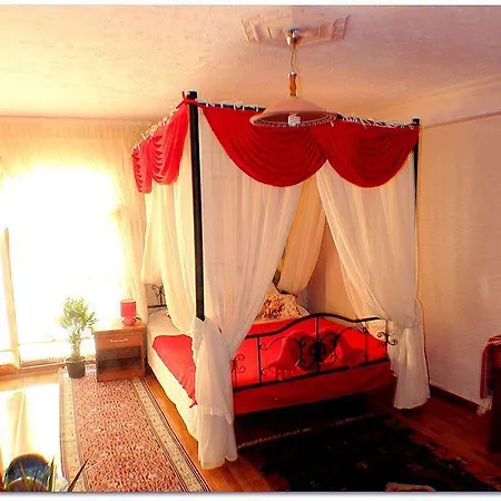 Rebetika & Bistro Hotel 3*
