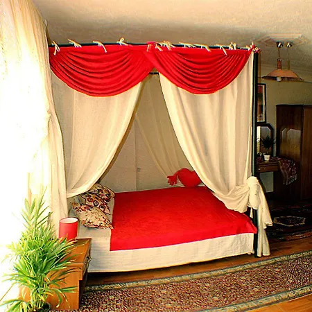 Hotel Rebetika & Bistro 3*
