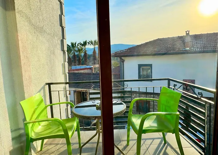 Rebetika & Bistro فندق سلجوك