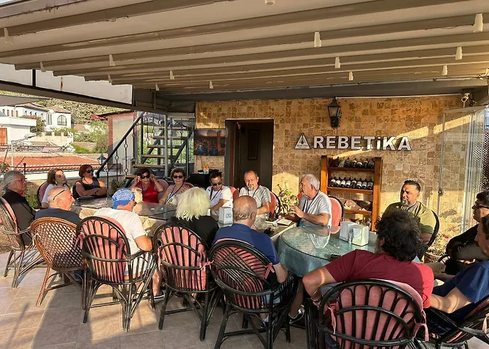 Rebetika & Bistro فندق 3*