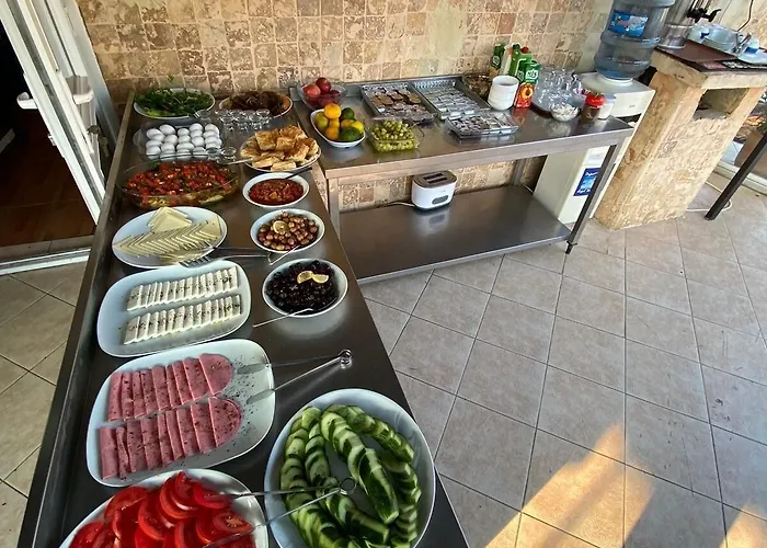Rebetika & Bistro فندق سلجوك