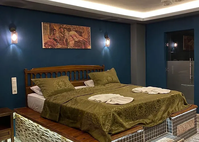 Rebetika & Bistro فندق 3*