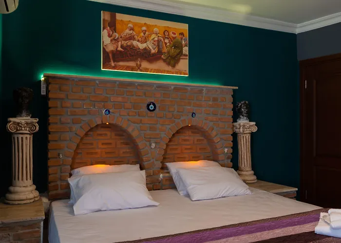Rebetika & Bistro فندق
