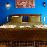 מלון Rebetika & Bistro 3*