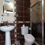 Rebetika & Bistro סלצ'וק