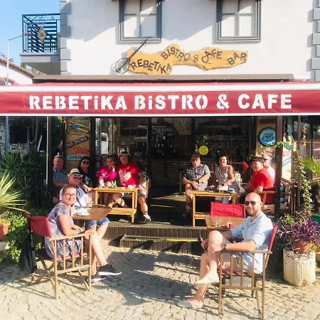 Rebetika & Bistro Σελτσούκ