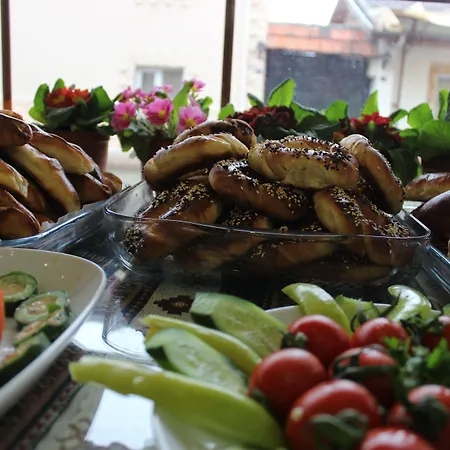 Rebetika & Bistro Hotel 3*