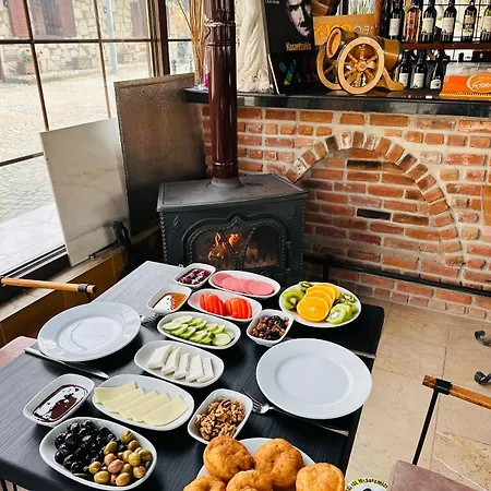 Ξενοδοχείο Rebetika & Bistro 3*