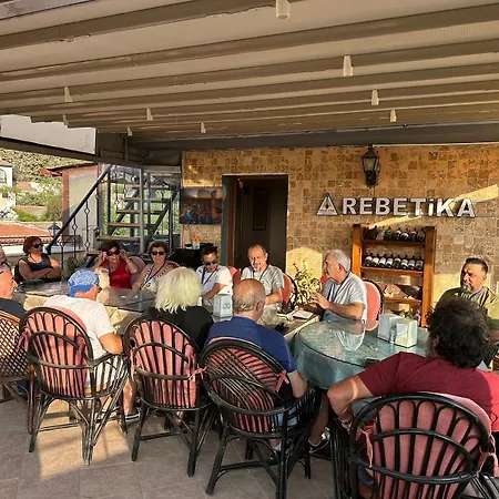 Rebetika & Bistro Ξενοδοχείο 3*